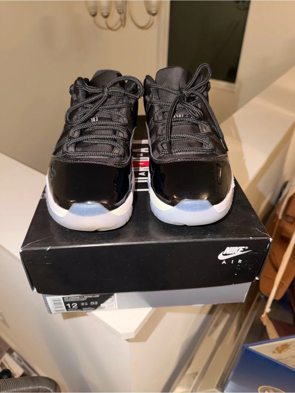Jordan comfortable black